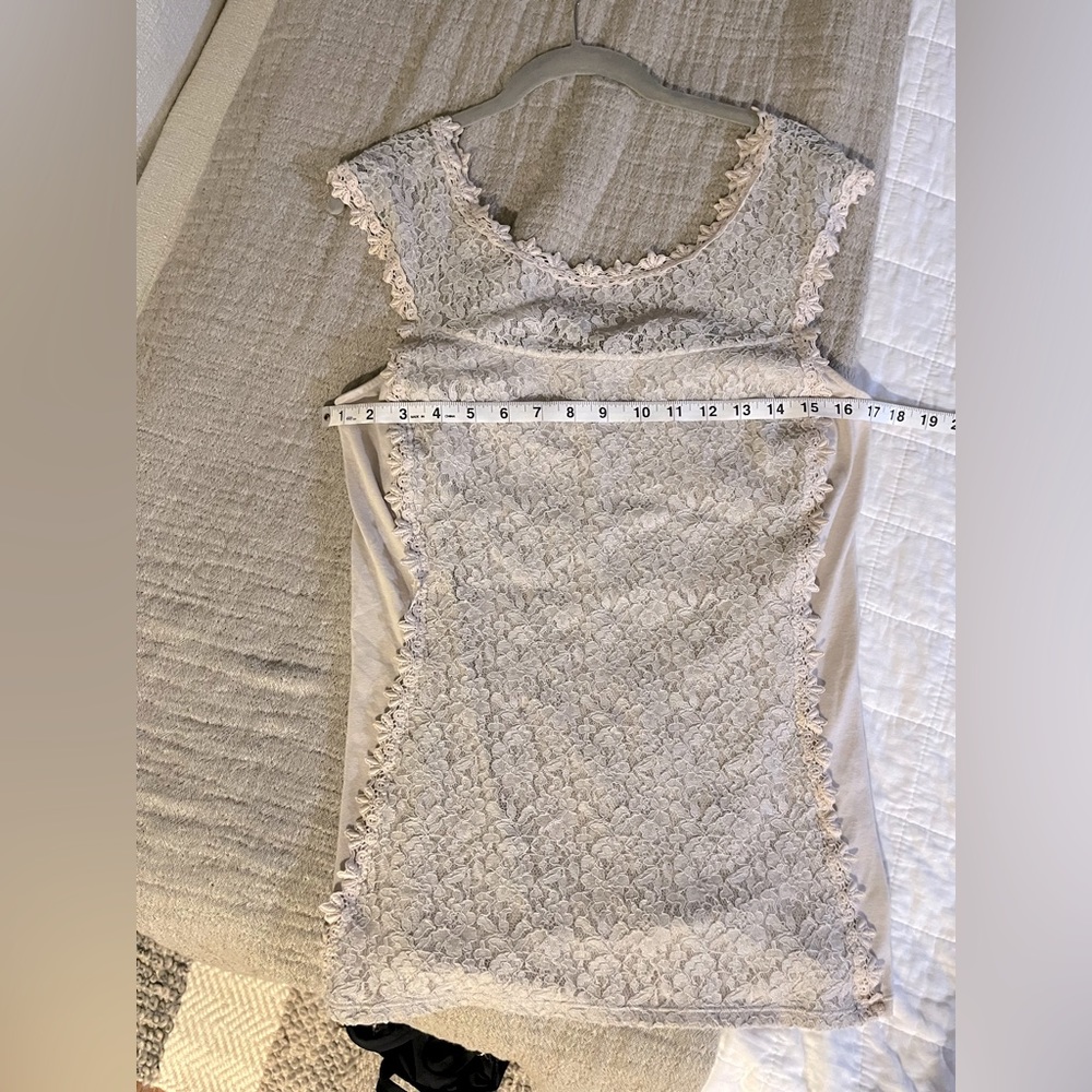 Stretchy lace Express top size L